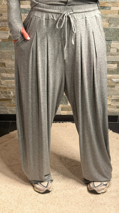 Pantalon fluide large à plis Gris