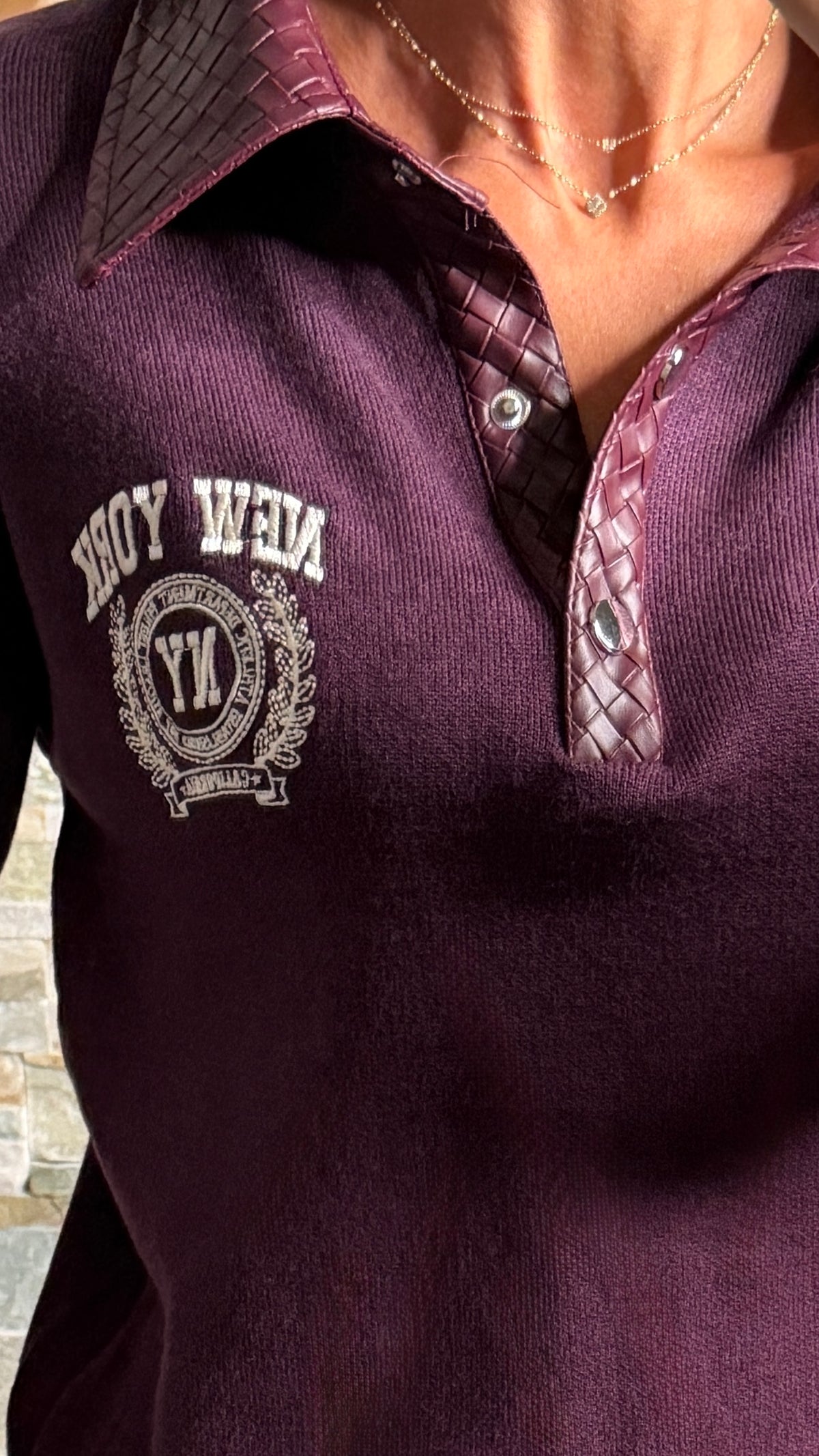 Pull bimatière col cuir tressé prune