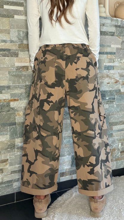 Pantalon cargo barrel imprimé camouflage