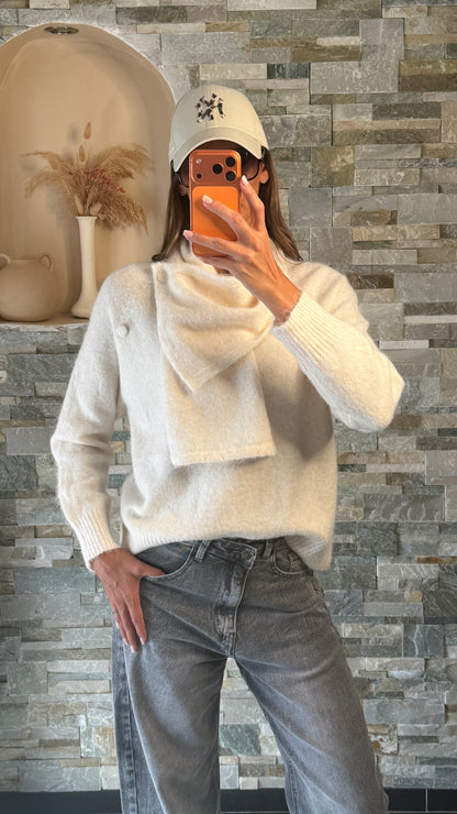Pull col écharpe amovible écru.