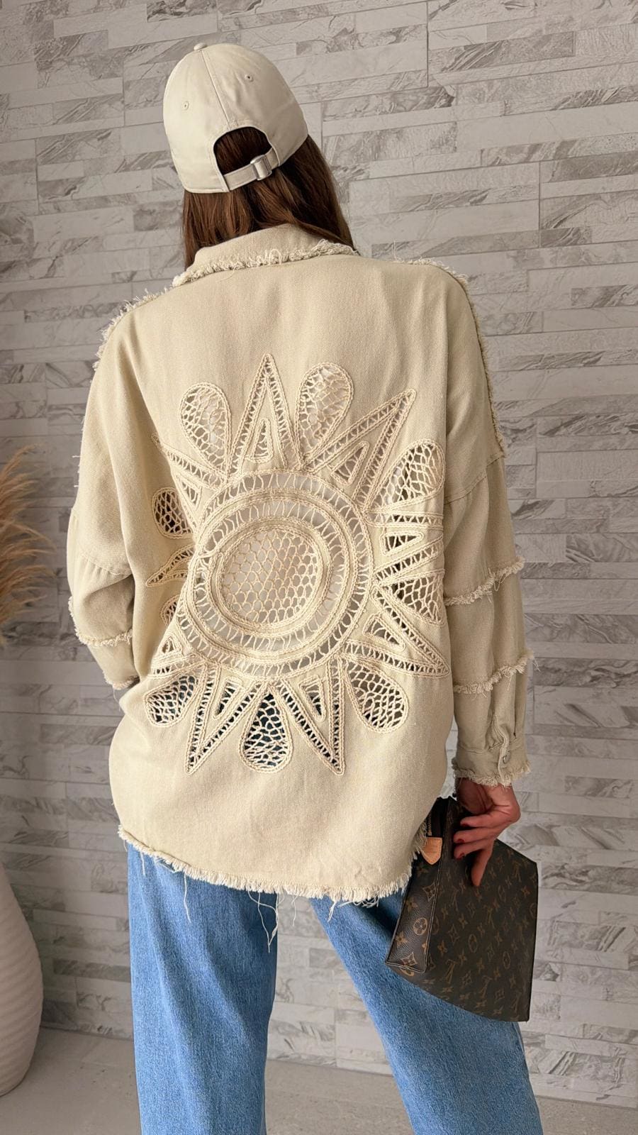 Chemise en jean déchirée Beige broderie dos