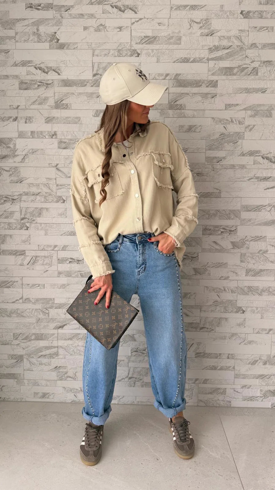 Chemise en jean déchirée Beige broderie dos